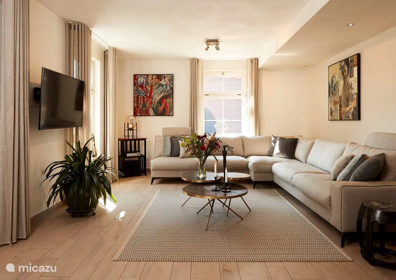 Spacious living room