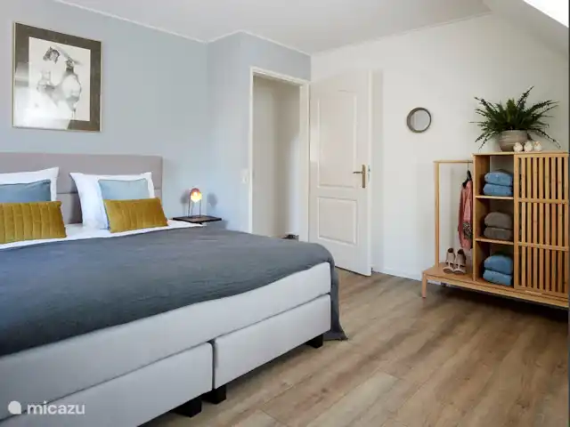 Kasteelhoeve d'Erp huren in Nederland, Limburg, Baarlo - villa Je kleding en andere spullen kun je makkelijk opbergen in de kledingkast.
