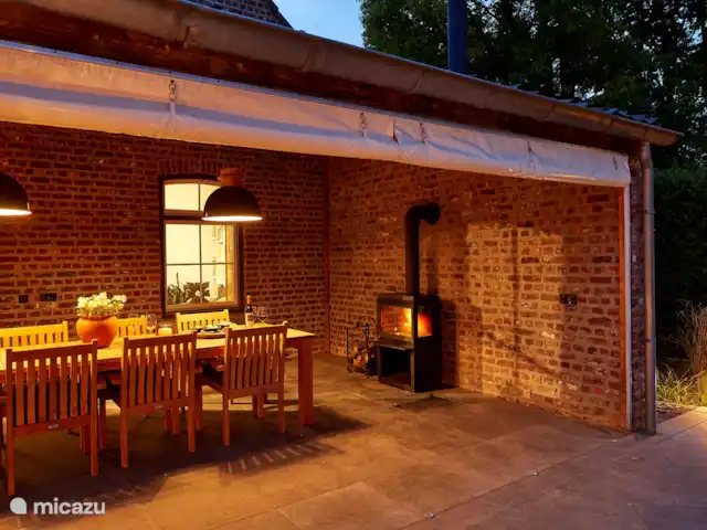Kasteelhoeve d'Erp huren in Nederland, Limburg, Baarlo - villa Terras met houtgestookte kachel