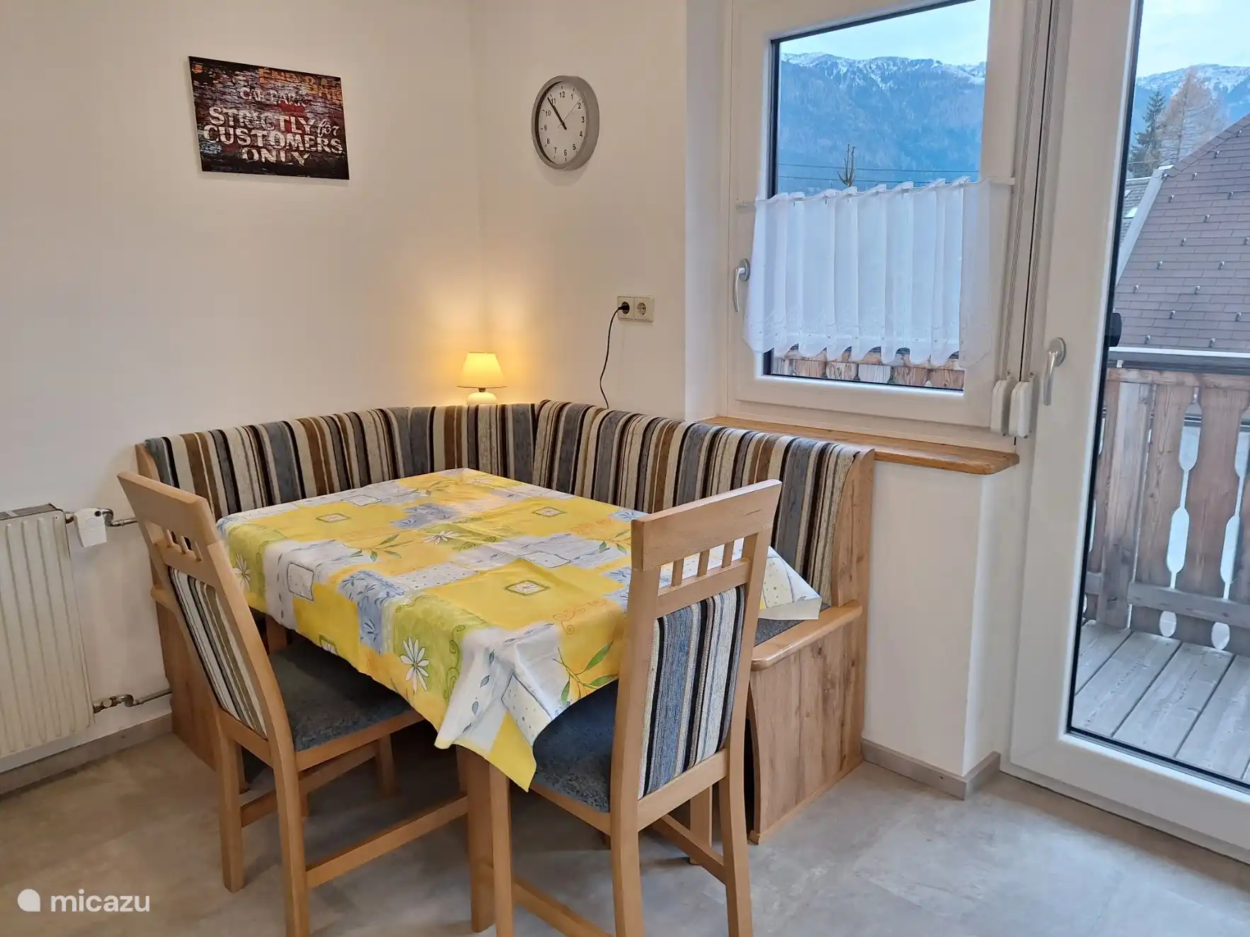 Salle à manger dans la cuisine