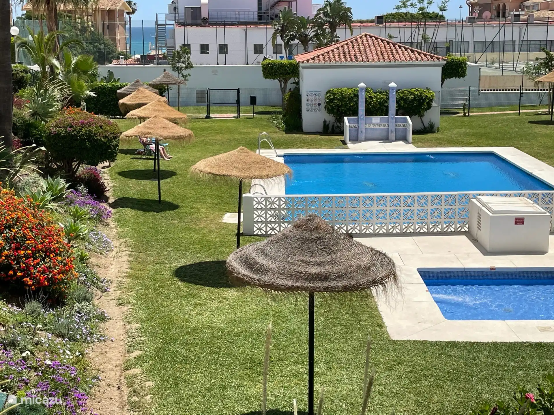 Innenhofgarten und Swimmingpool