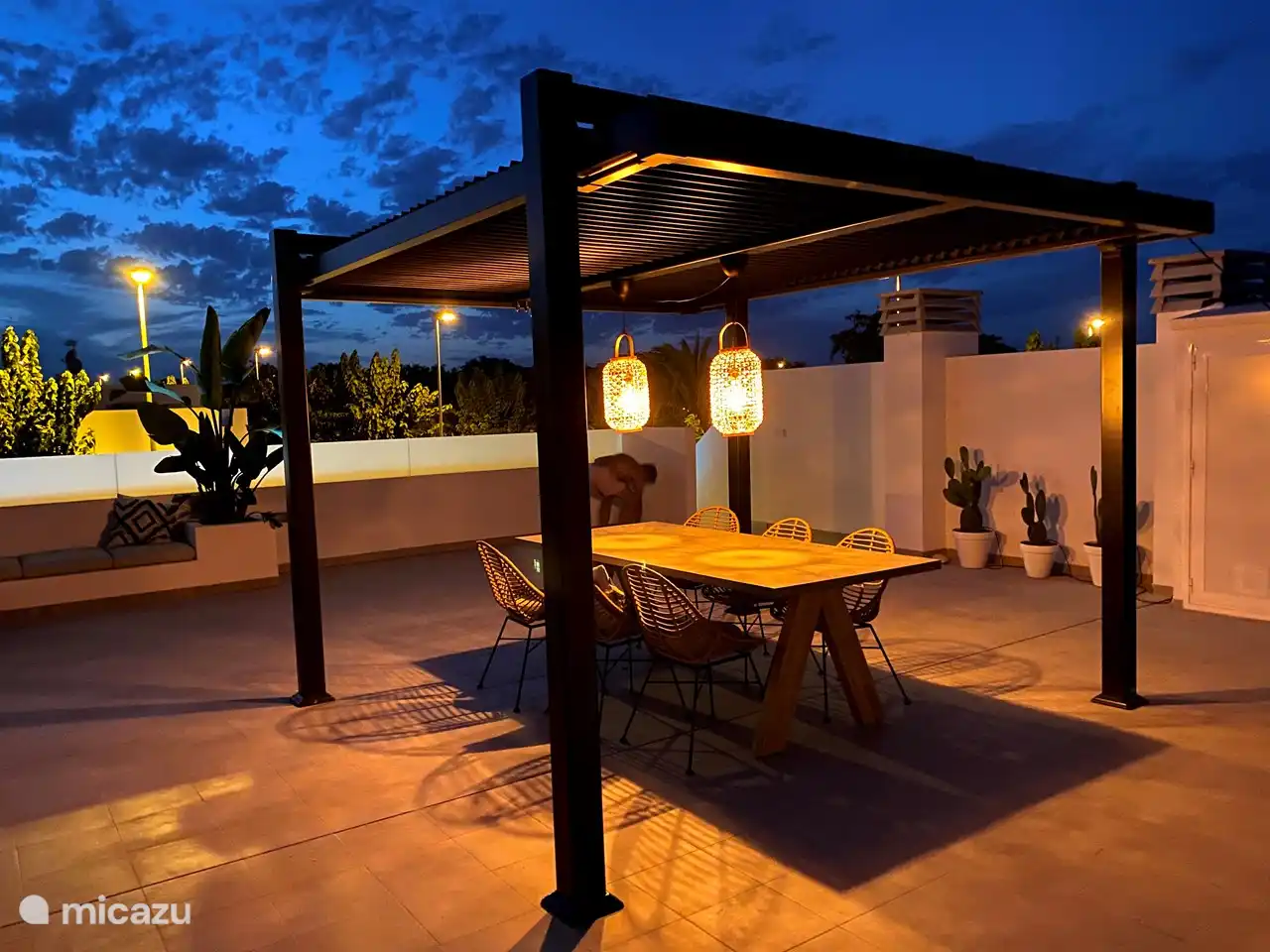 Dakterras in het donker