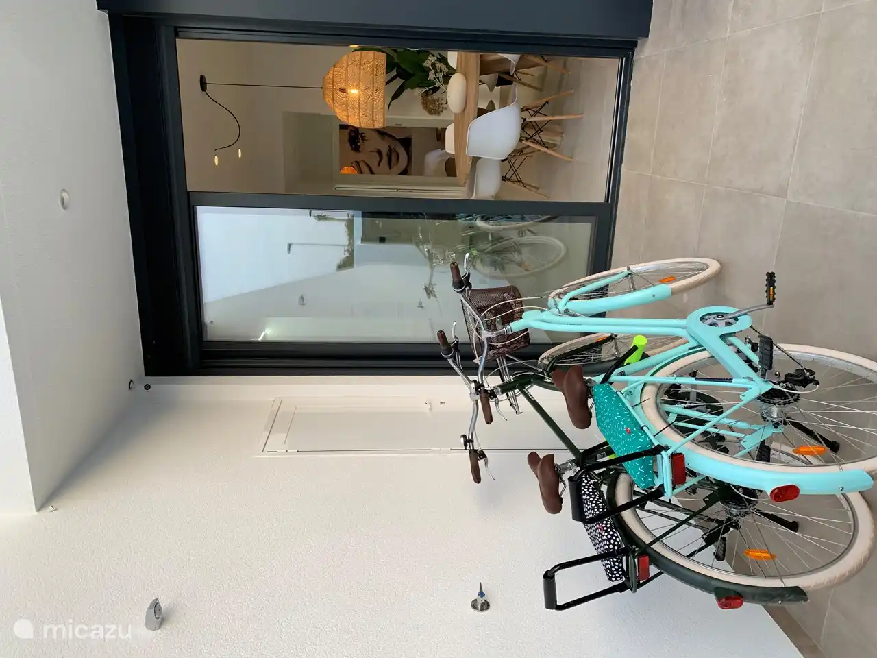 De twee fietsen zijn beschikbaar voor verhuur. Indien gewenst zijn extra fietsen verkrijgbaar bij een verhuurbedrijf in de buurt