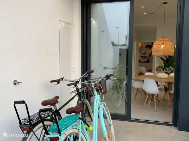 Villa Mirabilis | Espagne, Costa Blanca, Pilar de la Horadada - villa Les deux vélos sont disponibles à la location. Si vous le souhaitez, des vélos supplémentaires sont disponibles auprès d'une société de location à proximité
