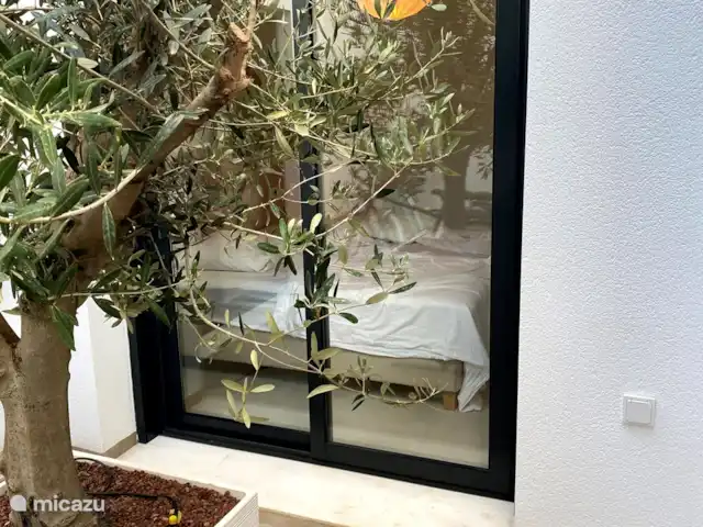 Villa Mirabilis | Espagne, Costa Blanca, Pilar de la Horadada - villa Olivier sur le patio, portes coulissantes dans toutes les chambres