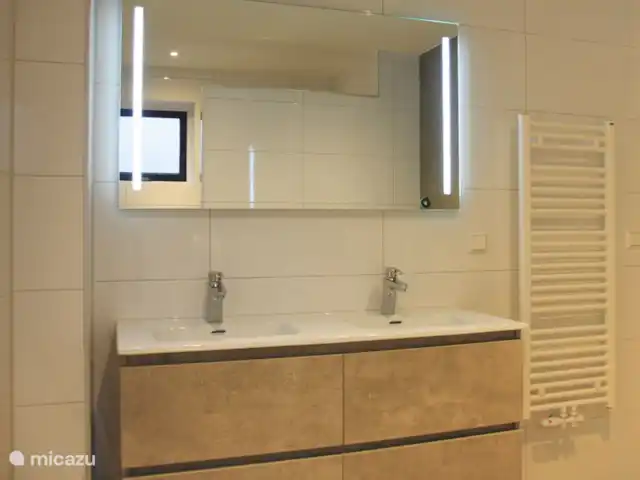 Villa Ooghduynzicht en Países Bajos, Holanda del Norte, Julianadorp - villa baño con ducha en la planta baja