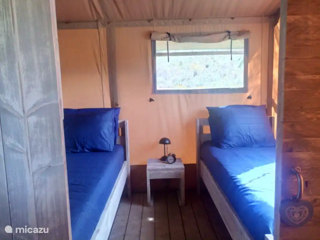 Schlafzimmer mit 2 Einzelbetten