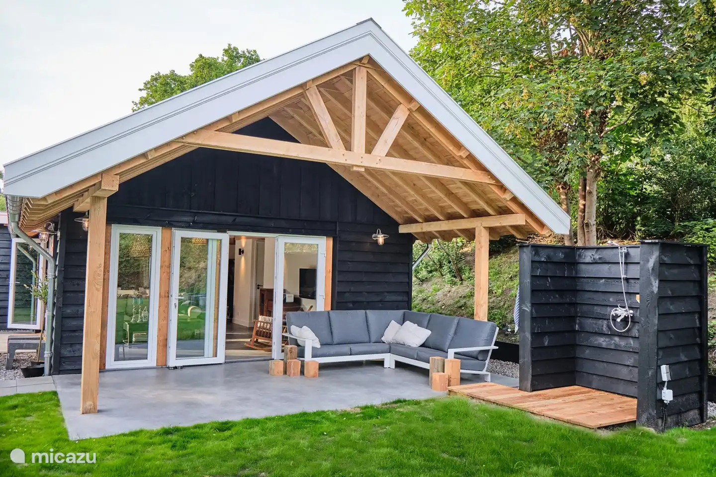 Veranda, Außendusche