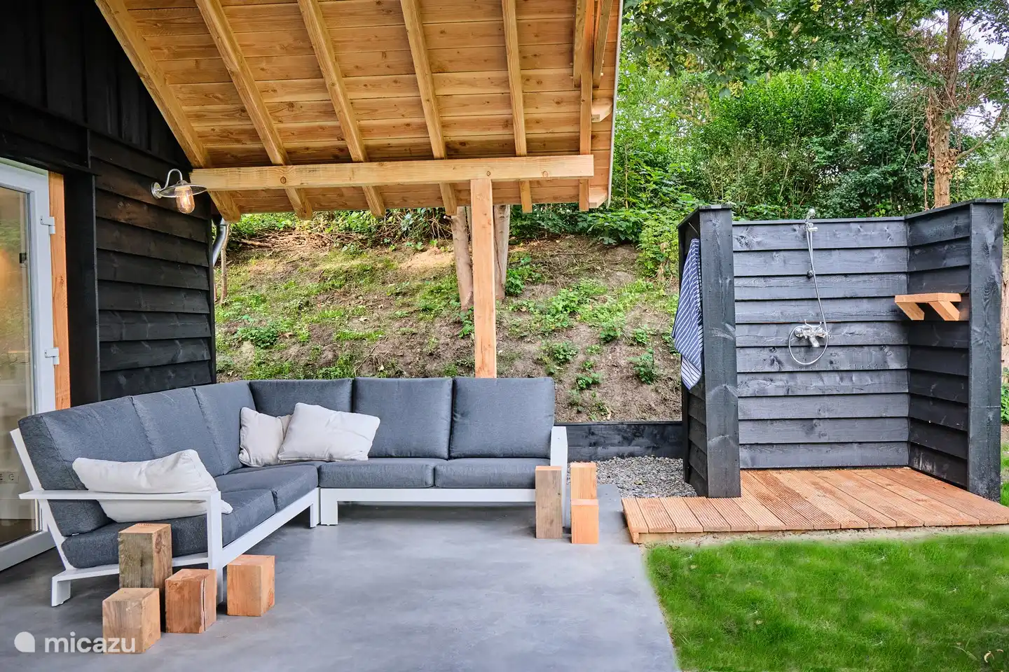 Veranda und Außendusche