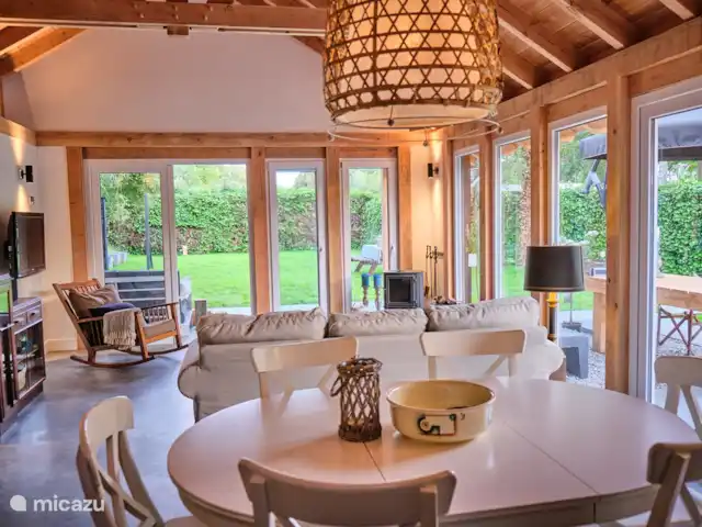 Location de Vacances Pays-Bas, Hollande méridionale, Ouddorp, maison de vacances - Maison de vacances OUR NEST Ouddorp Le salon et la table à manger