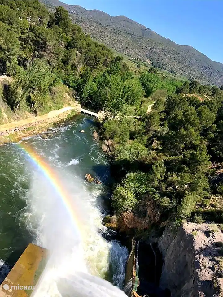Embalse de Beniarres.