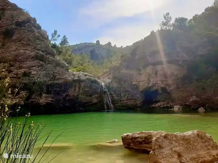 Gorg del Salt, un bonito lugar para hacer un picnic o nadar en la cascada.