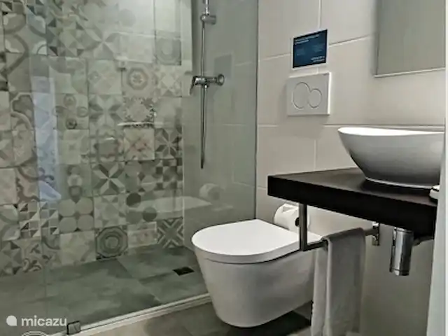 Casa do Alto Completa  en Portugal, Algarve, Vale Judeu - alojamiento y desayuno Cada habitación tiene su propio baño