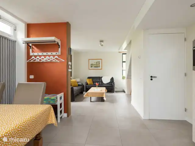 Location de Vacances Pays-Bas, Drenthe, Echten, maison de vacances - Prairie de vache de ferme Salon depuis la cuisine