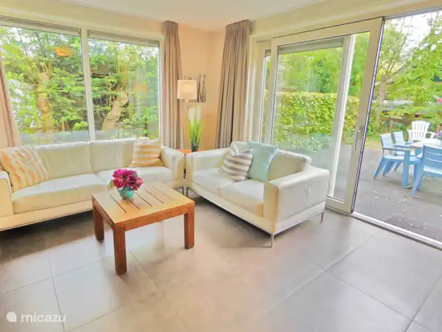 Duinland 49a Oost in Nederland, Noord-Holland, Sint Maarten - villa Woonkamer