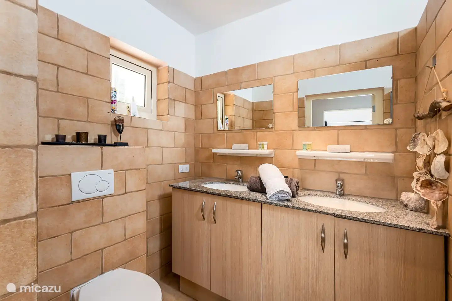 badkamer van slaapkamer 1