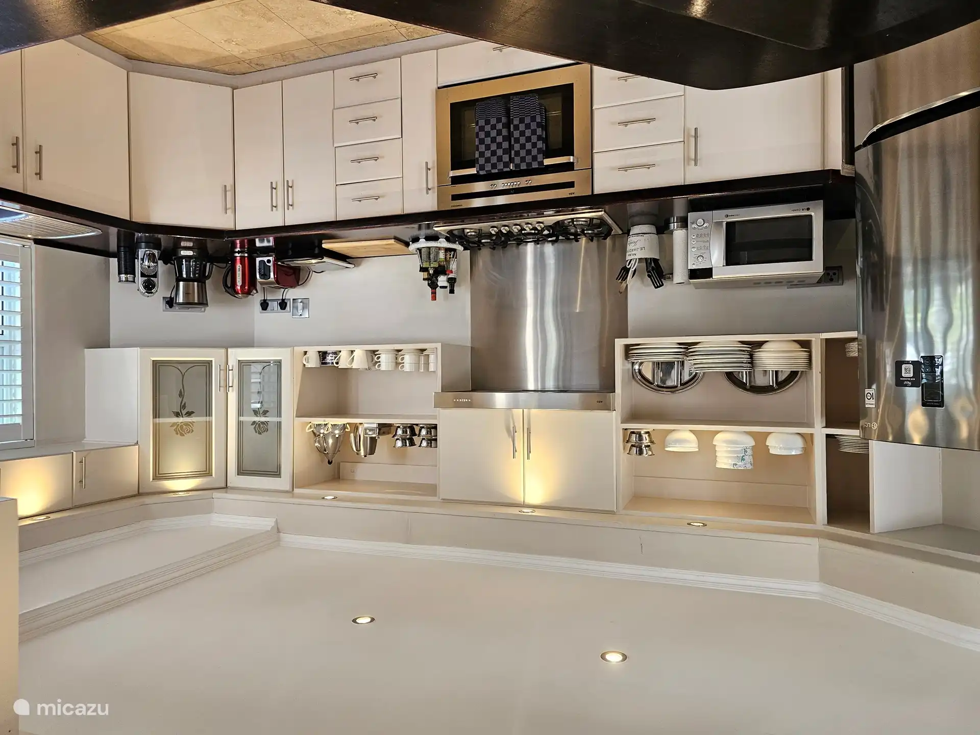 Cuisine plus que entièrement équipée