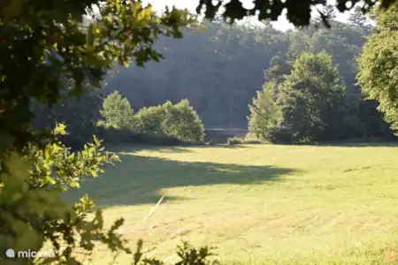 Vacation rental France, Dordogne, Saint-Estèphe holiday house The yellow house near the castle