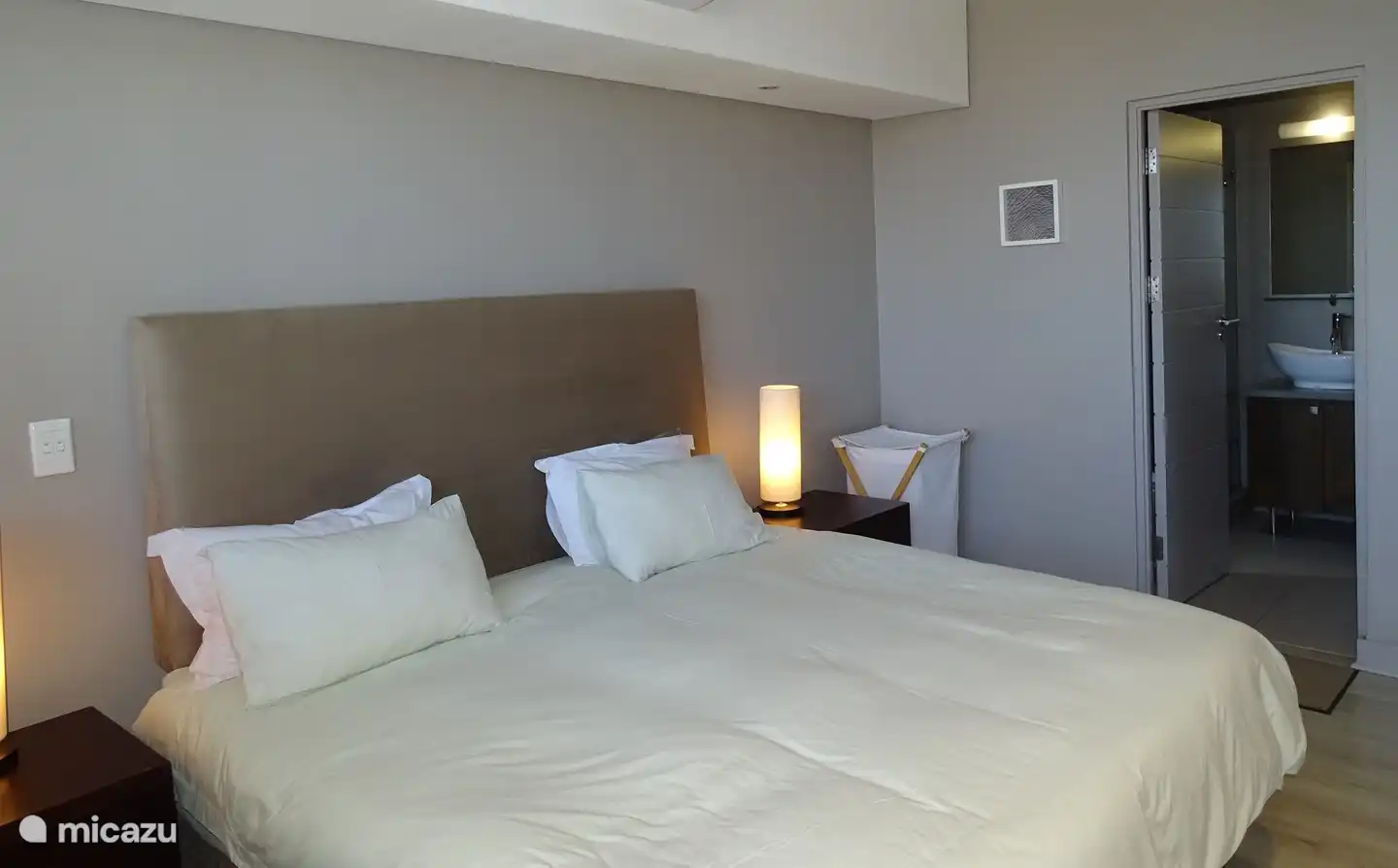 Hauptschlafzimmer mit eigenem Bad