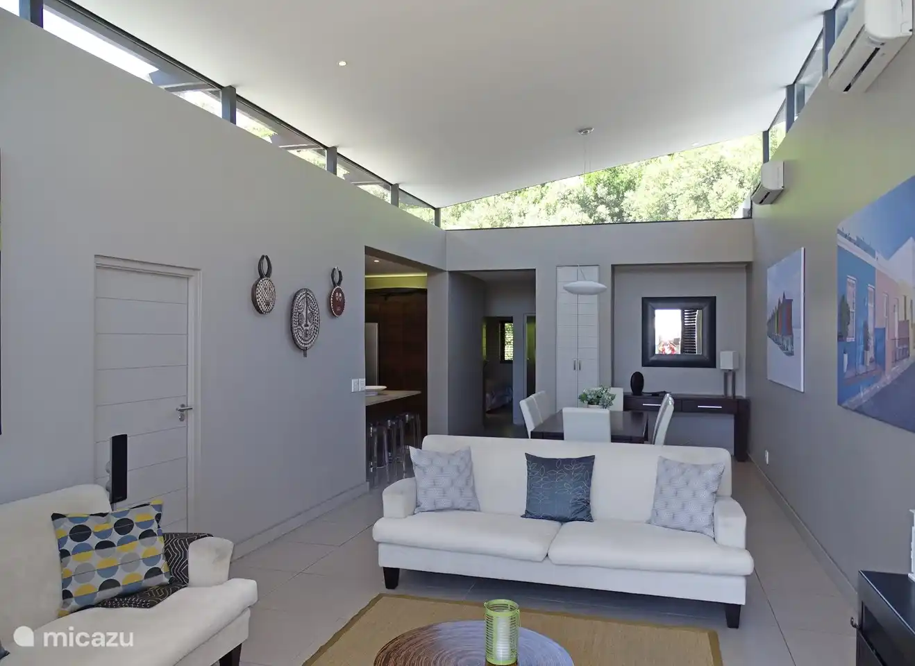 Offenes Wohnzimmer, Küche und Essbereich