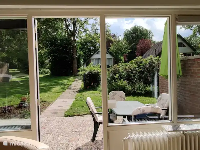 Bungalow de Koempel huren in Nederland, Limburg, Simpelveld - bungalow Uitzicht vanuit de woonkamer