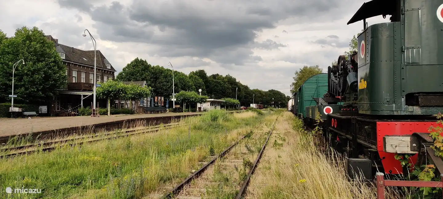 Alte Züge am Bahnhof von Simpelveld, nur einen Steinwurf vom Haus entfernt