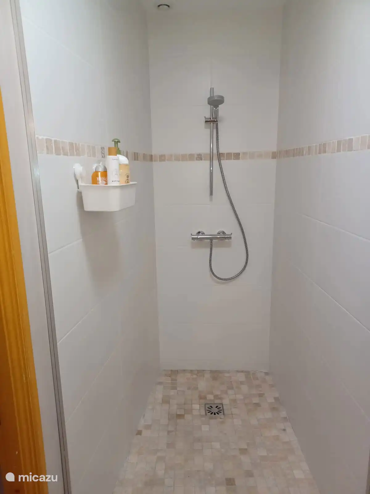 Duschbad im Flur für Schlafzimmer 3