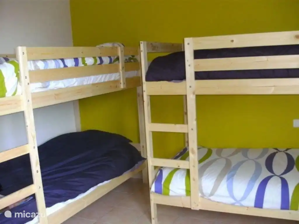 Schlafzimmer 3 mit 2 Etagenbetten (4 Pers)