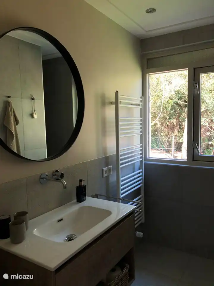 Luxuriöses Badezimmer mit...