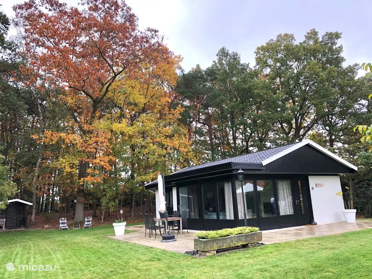 Auch im Herbst ein wunderbarer Ort, um ein gutes Buch auf der Couch zu genießen oder eine Partie Rummikub zu spielen.