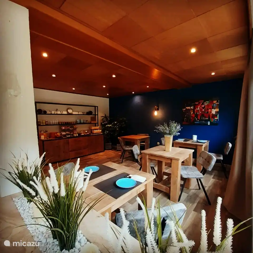 HABITACIÓN CONFORT CON DESAYUNO