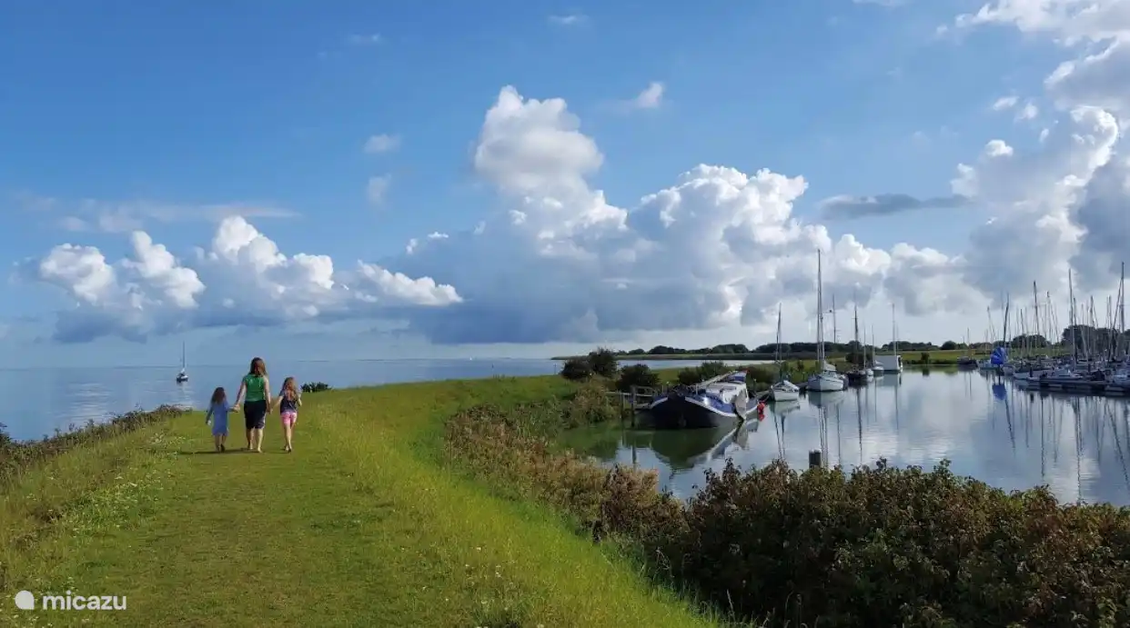 vista del IJSSELMEER y la marina