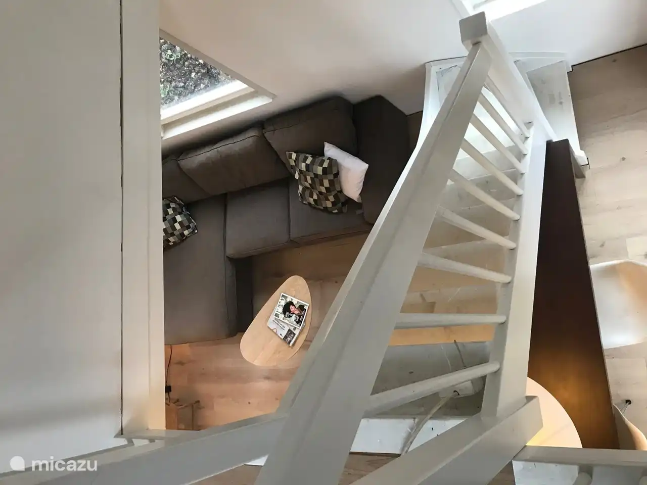 Vista desde la primera planta en el salón