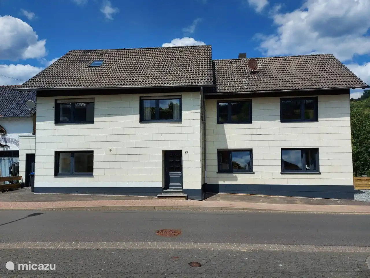 Entrada, la parte inferior de la casa se ha eliminado de la aplicación. Lucas