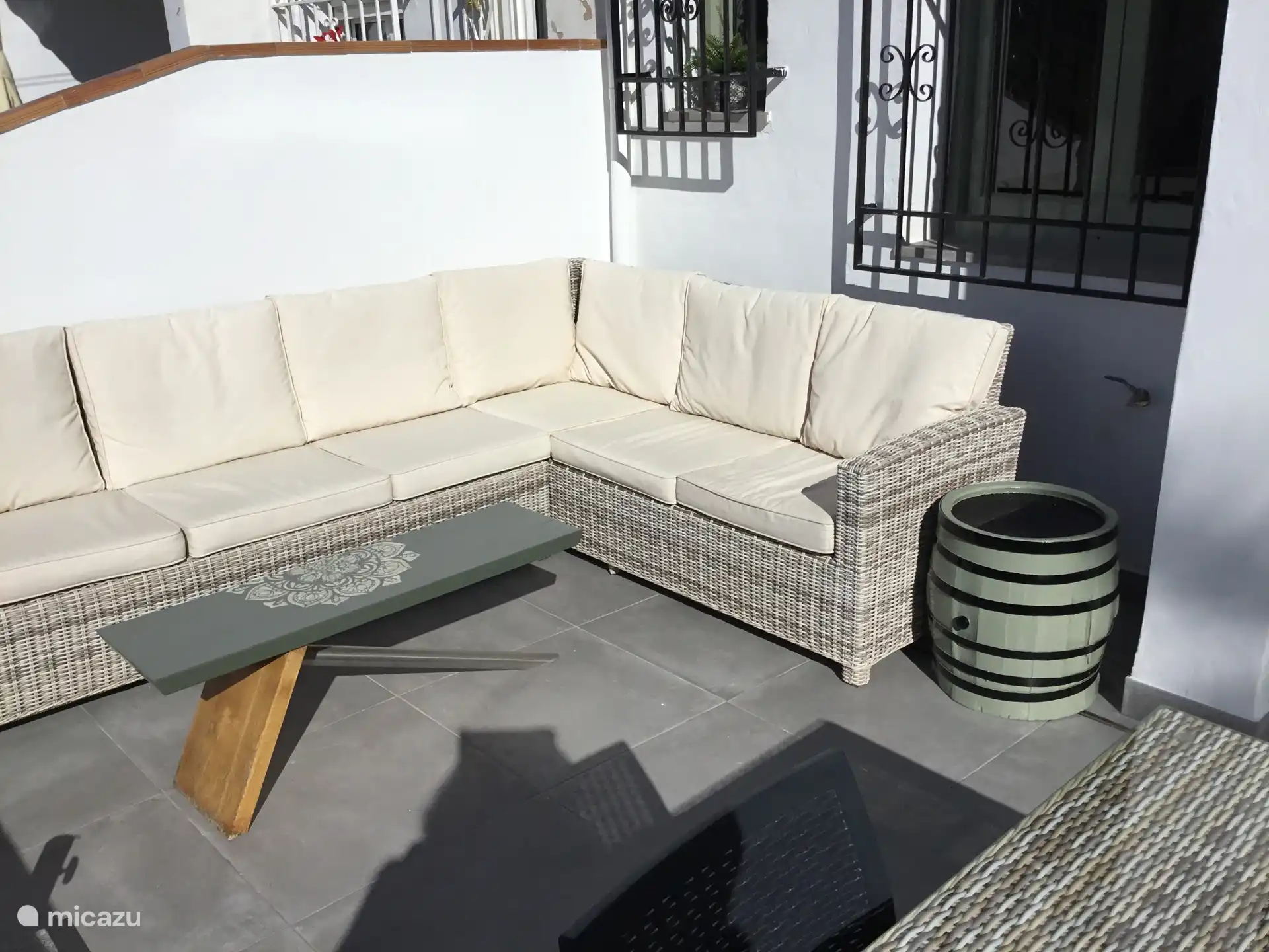 terrasse devant la maison