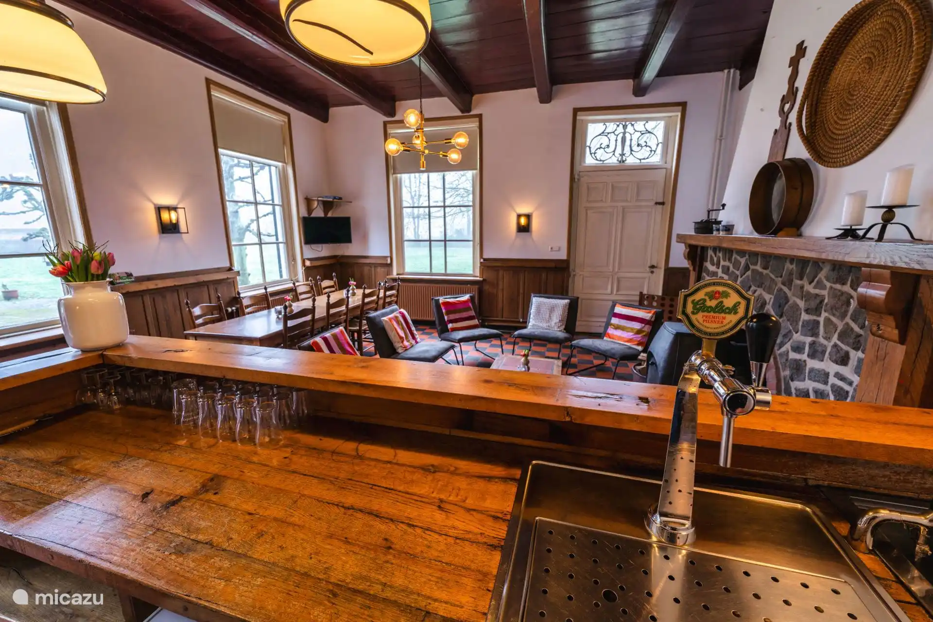 Bar mit Zapfhahneinbau