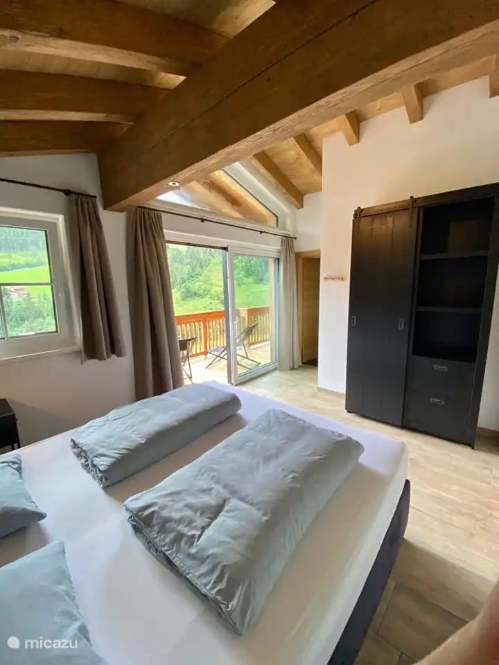 Großes Schlafzimmer