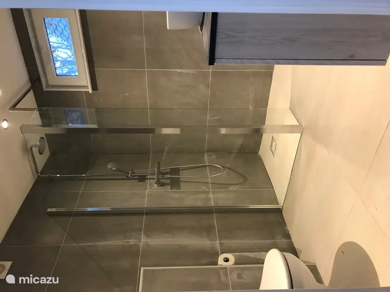 Bathroom with underfloor heating, like in the whole house