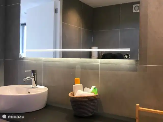 Location de Vacances Pays-Bas, Hollande du Nord, Andijk, maison de vacances - Maison du lac IJsselmeer 2 Salle de bain avec chauffage au sol, comme dans toute la maison