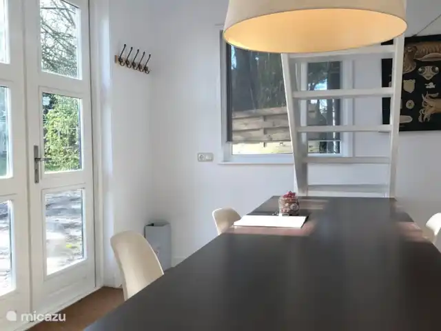 Location de Vacances Pays-Bas, Hollande du Nord, Andijk, maison de vacances - Maison du lac IJsselmeer 2 Grande table pour travailler avec WIFI rapide, manger et jouer