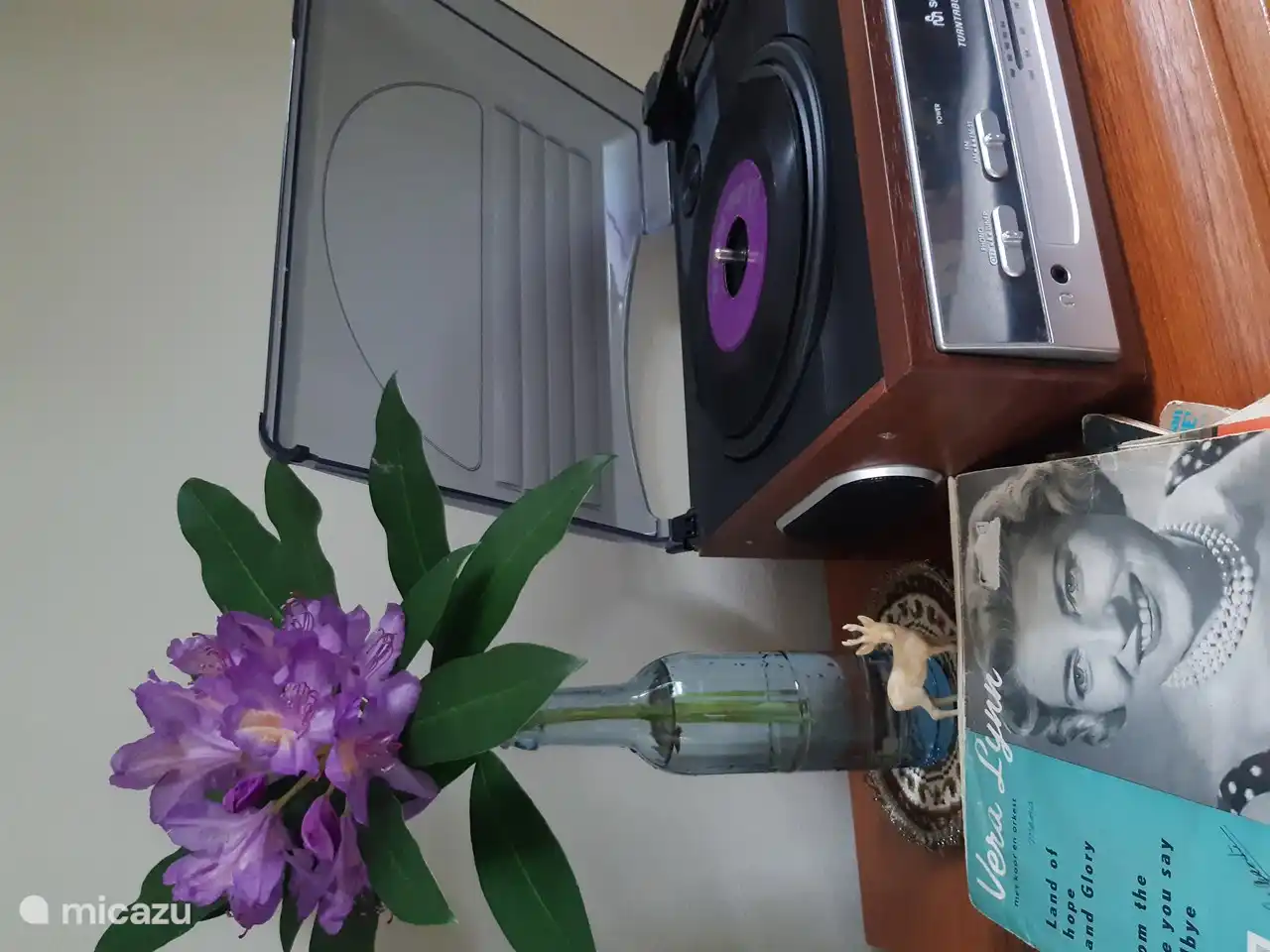 Plattenspieler und Schallplatten für das ultimative Sixties-Feeling erhältlich