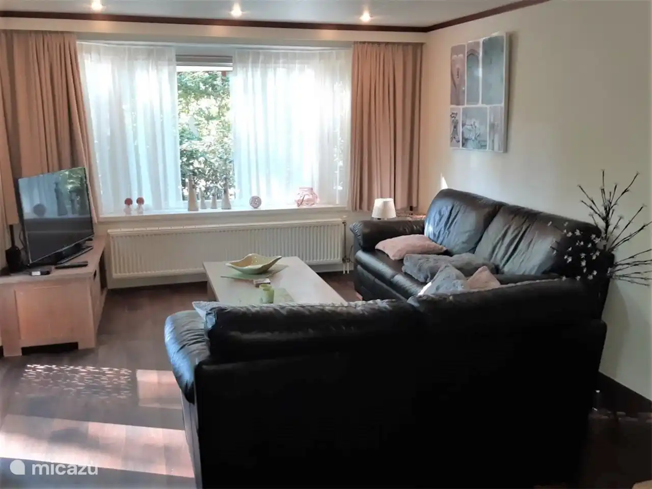 Unser gemütlich eingerichtetes Wohnzimmer.