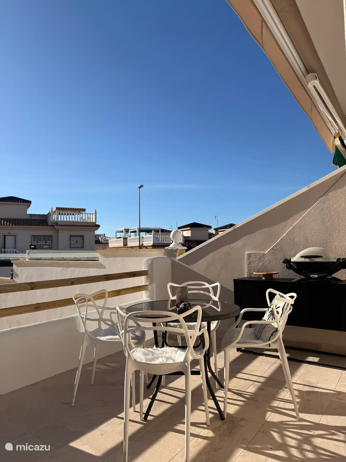 terraza arriba con barbacoa