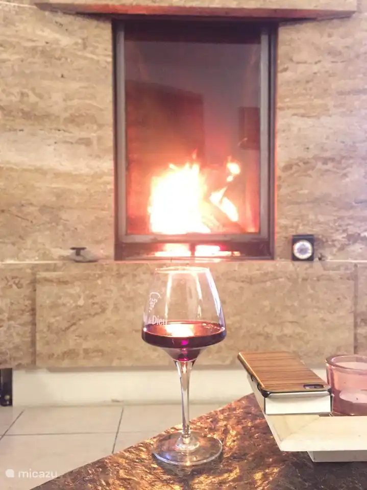 Kamin für die kälteren Tage oder für romantische Abende