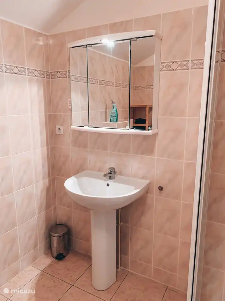 Zweites Badezimmer im 1. Stock