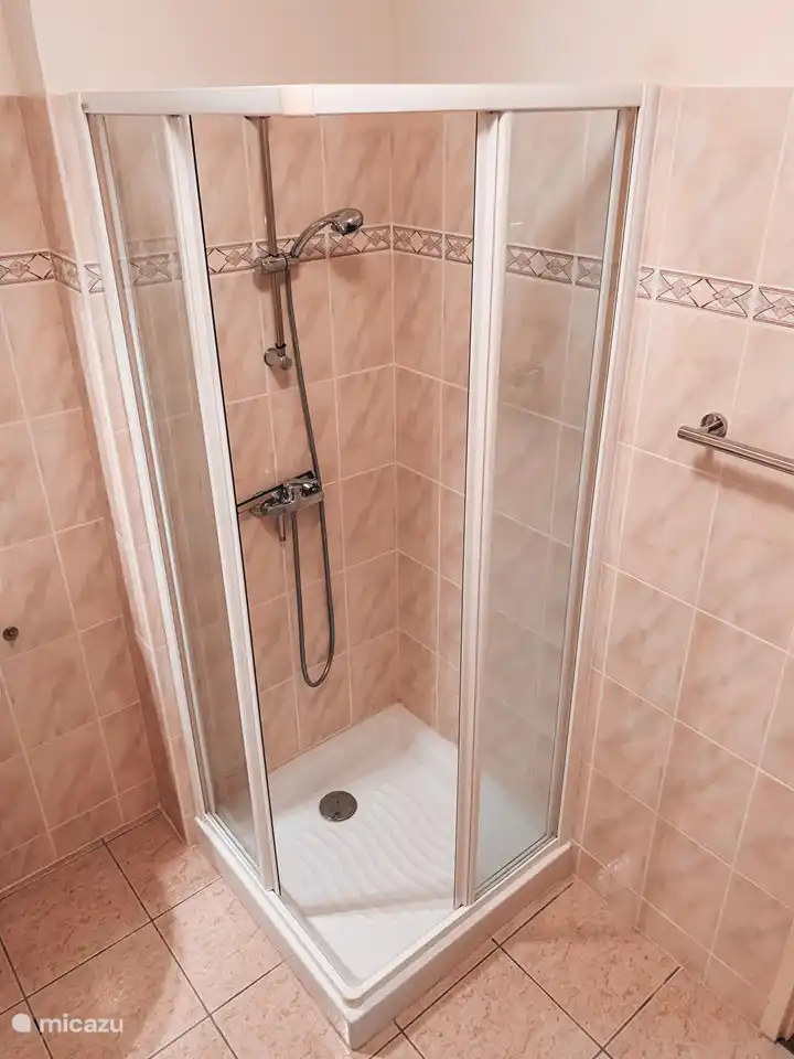 Zweites Badezimmer im 1. Stock