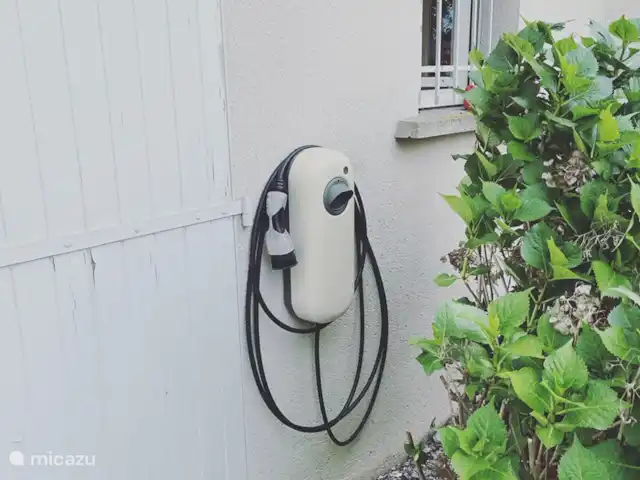 Villa Mon Cherry La Haute Preze 26 en Francia, Charente, Rouzède - villa Disponemos de una estación de carga (3,7 KWh) a la que se puede acceder con las tarjetas de carga más habituales.