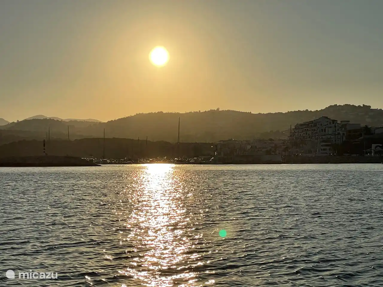 Coucher de soleil depuis l'eau