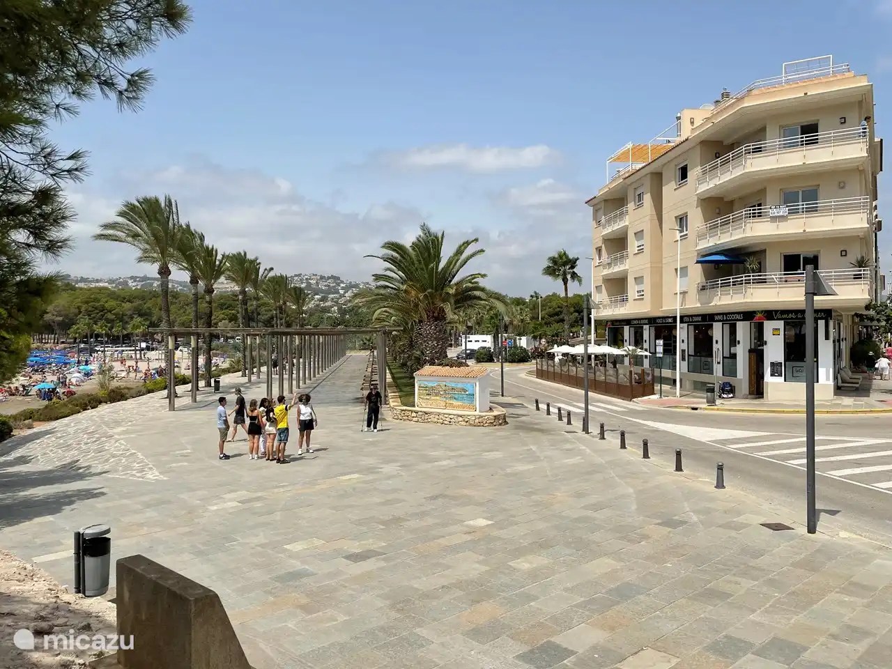 Boulevard et plage Moraira
