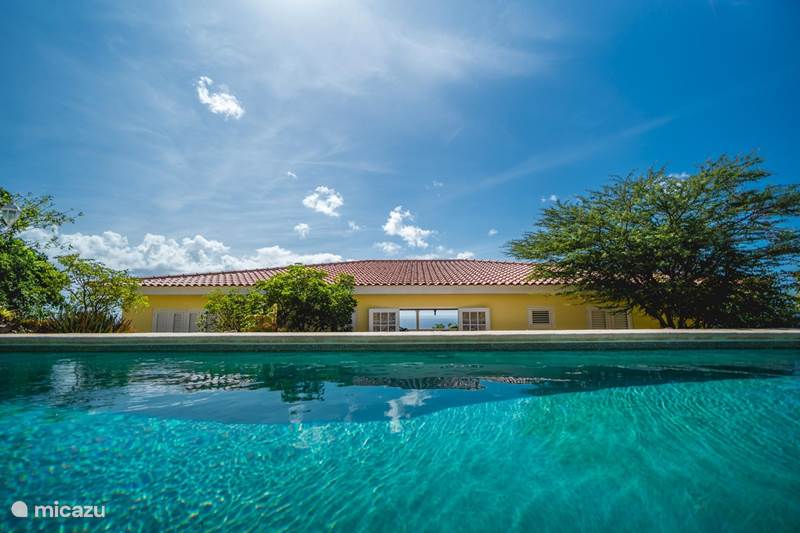 Vakantiehuis Curaçao, Banda Abou (west), Cas Abou Villa Cariblue 180° zeezicht en Magna pool